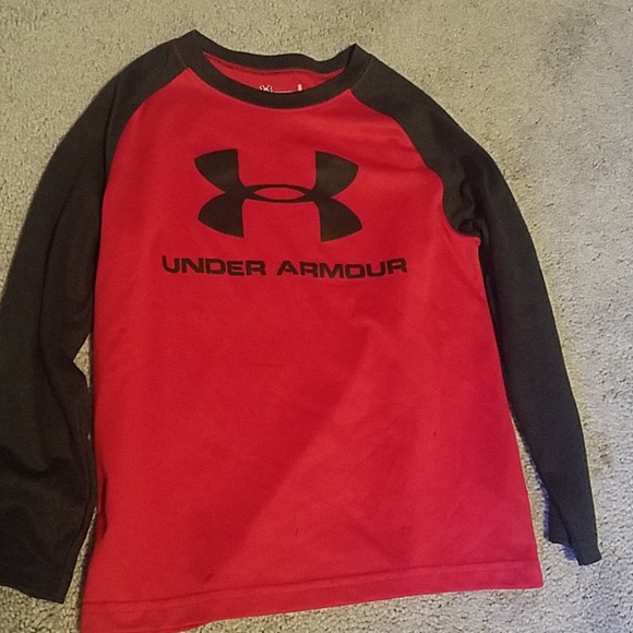 Under Armour Tops - Youth size 5 dry fit Under Armour Tops - Youth size 5 dry fit